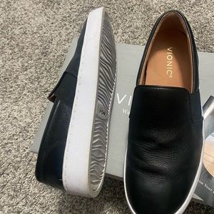 Vionic Leather shoes